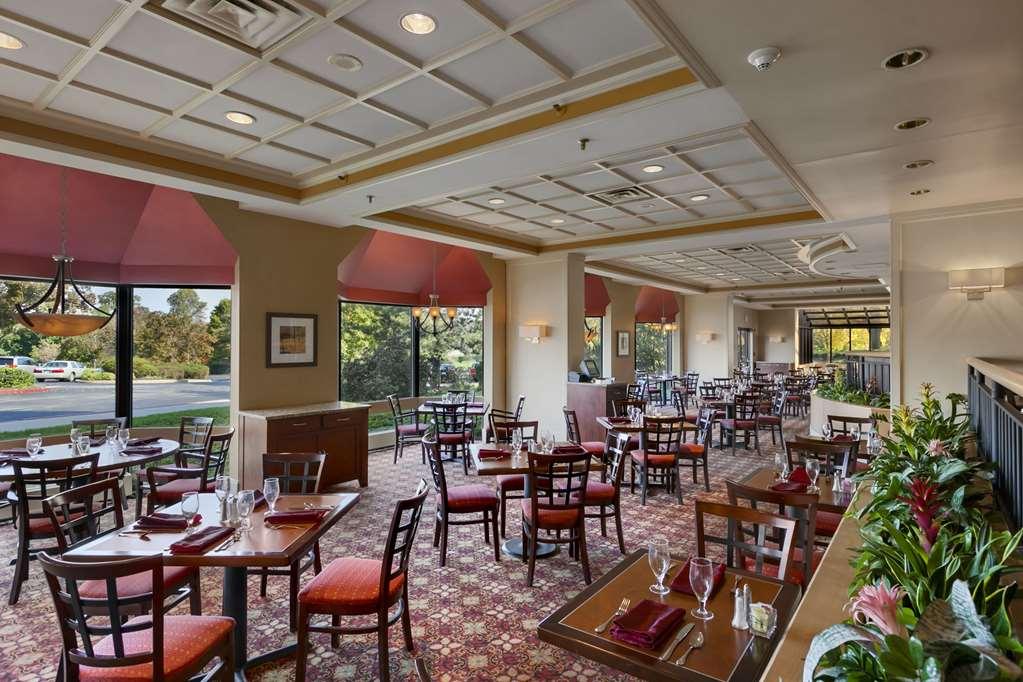 Embassy Suites By Hilton Philadelphia Valley Forge ウェイン レストラン 写真