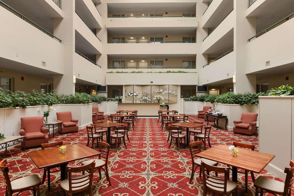 Embassy Suites By Hilton Philadelphia Valley Forge ウェイン レストラン 写真