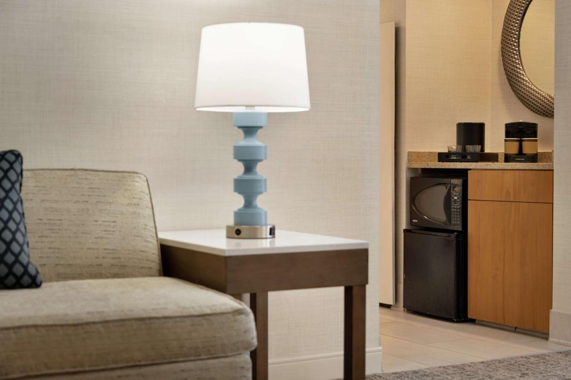 Embassy Suites By Hilton Philadelphia Valley Forge ウェイン エクステリア 写真