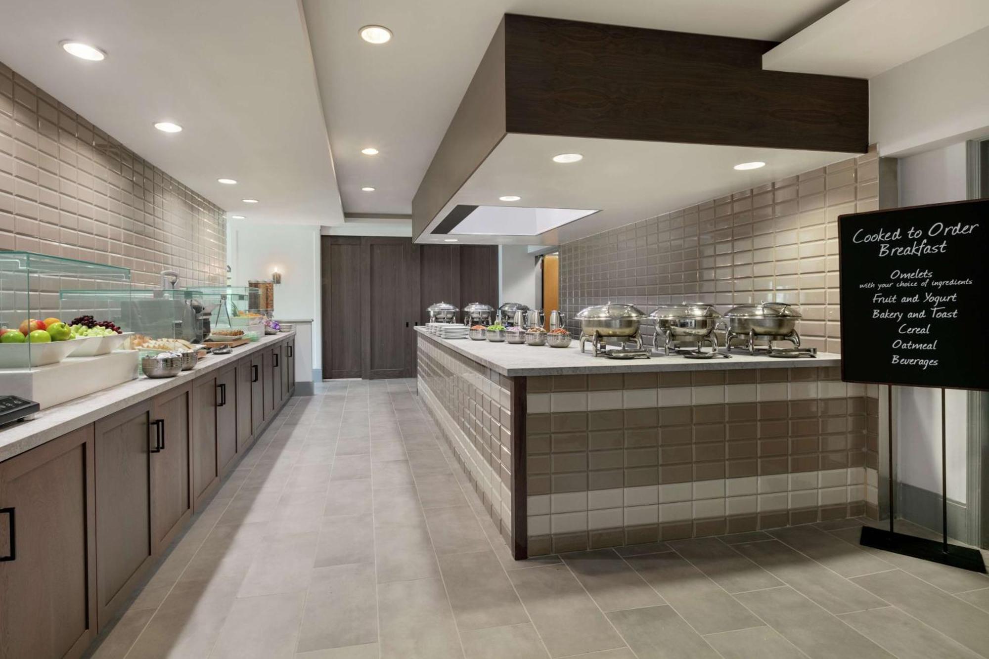 Embassy Suites By Hilton Philadelphia Valley Forge ウェイン エクステリア 写真