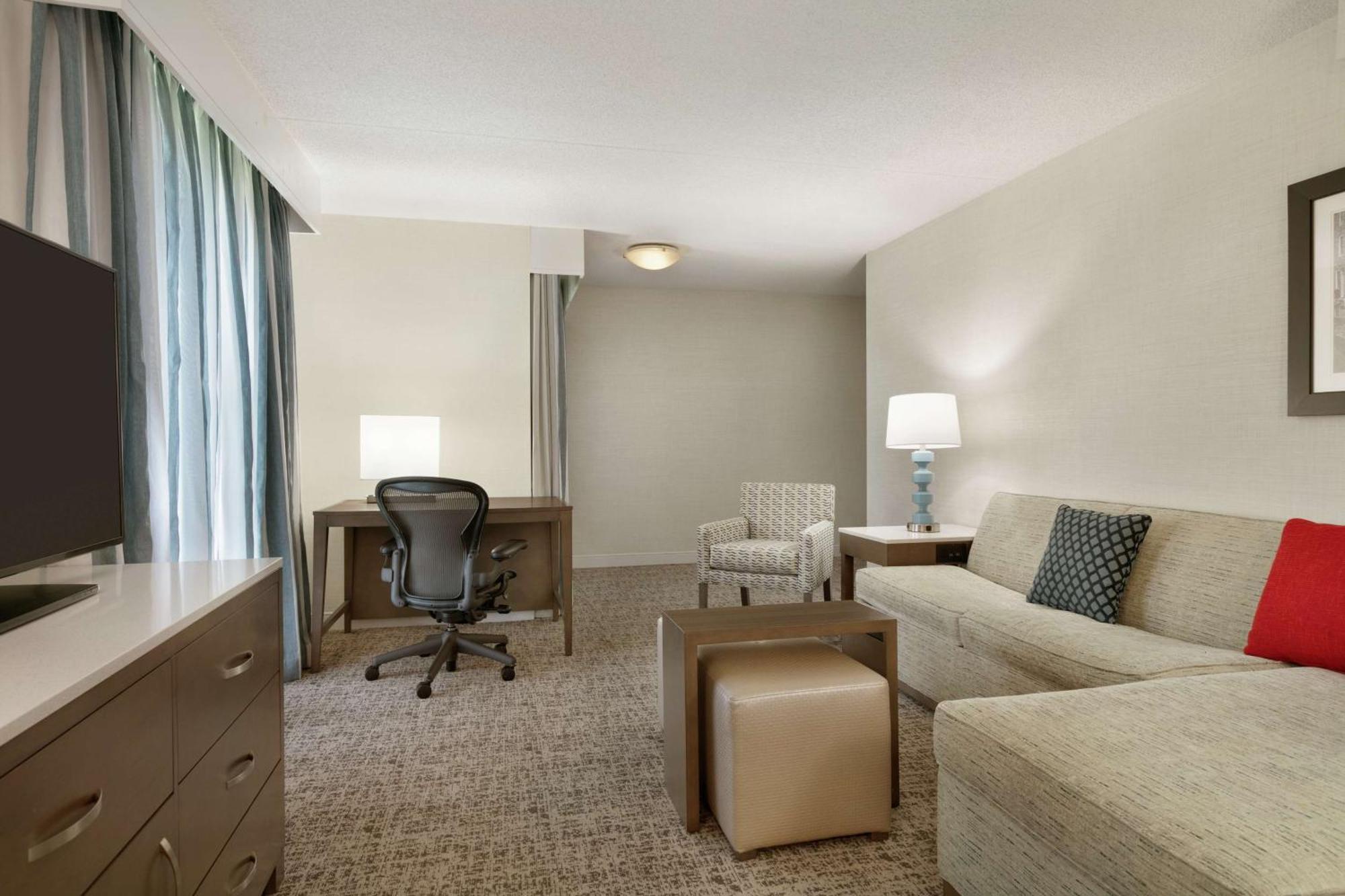 Embassy Suites By Hilton Philadelphia Valley Forge ウェイン エクステリア 写真
