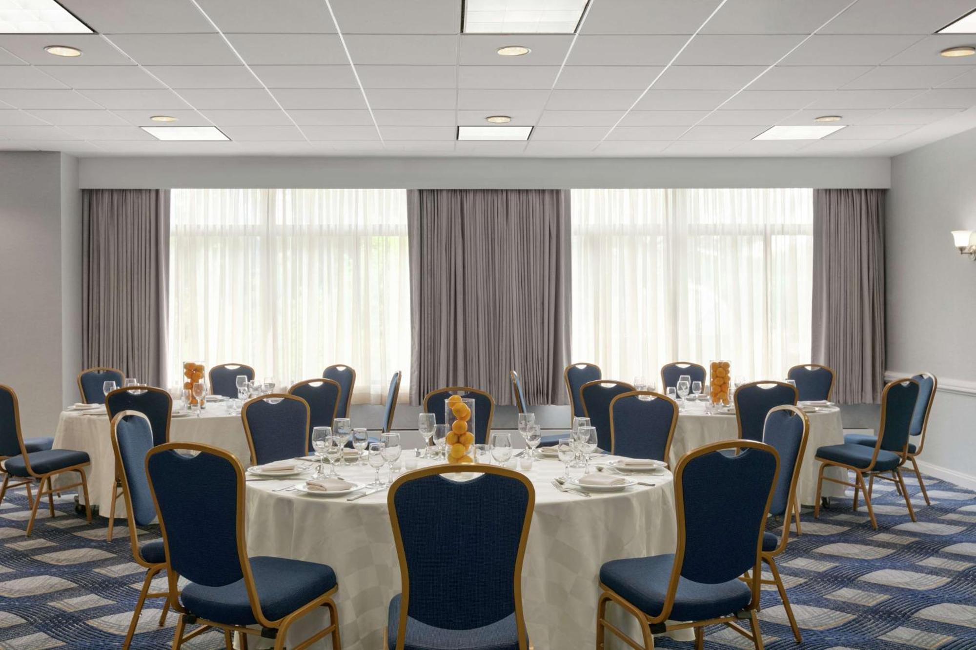 Embassy Suites By Hilton Philadelphia Valley Forge ウェイン エクステリア 写真